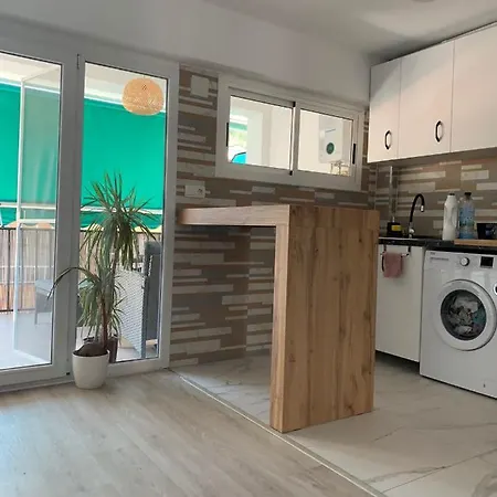 Sunny 3 Bed Flat - Large Terrace With Sea View Appartement