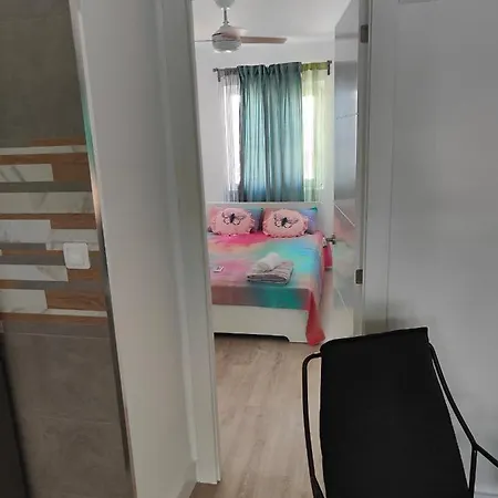 Sunny 3 Bed Flat - Large Terrace With Sea View *