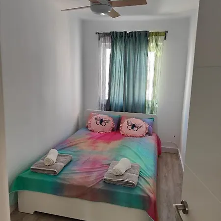 Sunny 3 Bed Flat - Large Terrace With Sea View شقة *